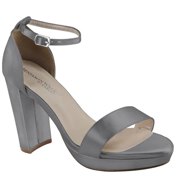 FTWウエディングベール　ショート・ゴールド Gold Liquid Metal Leather Mules | ANISE 95 | Winter 2021